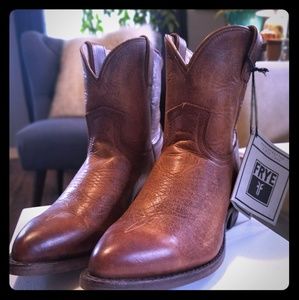 Frye Billy short boots